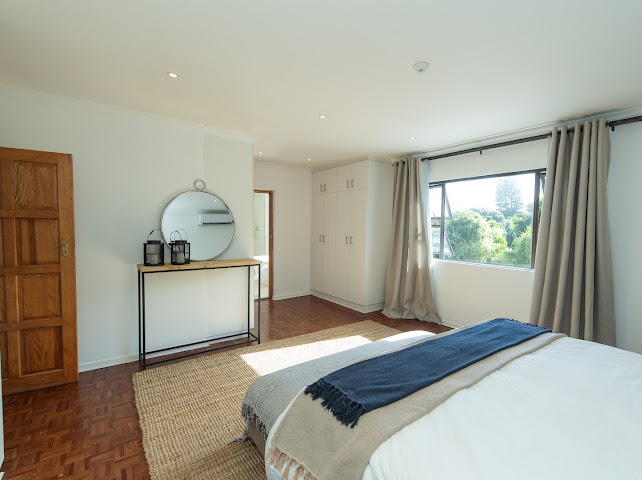 5 Bedroom Property for Sale in Summerstrand Eastern Cape